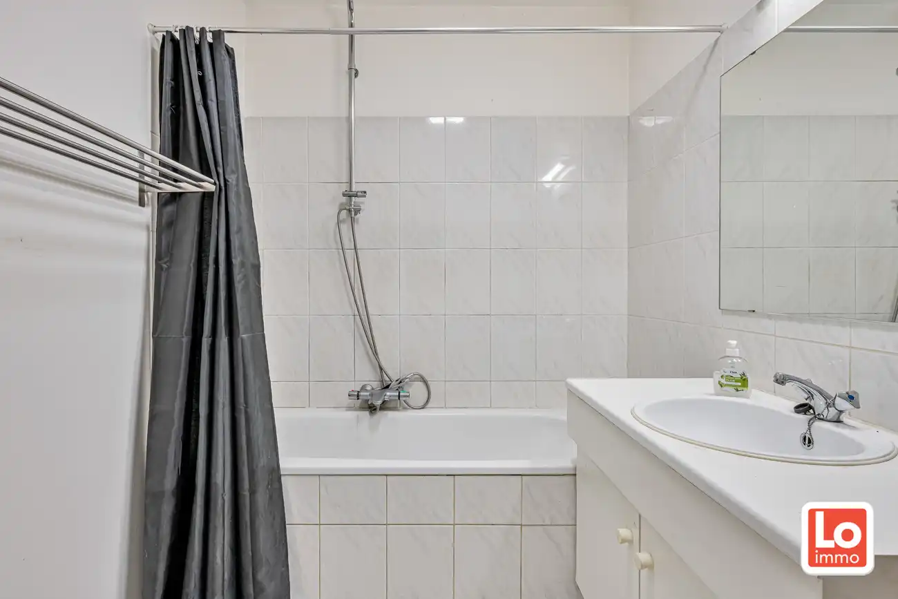 Gelijkvloerse open woning met dubbele inpandige garage en zonnige tuin op een toplocatie nabij het centrum van Lochristi! foto 14