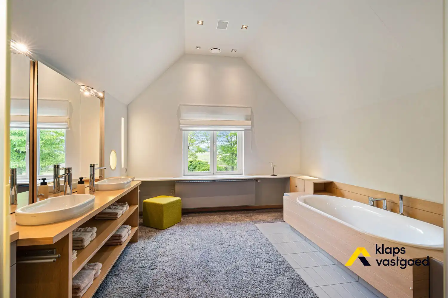 Uitzonderlijk mooie villa op 2.114 M2 in Kinrooi. foto 21