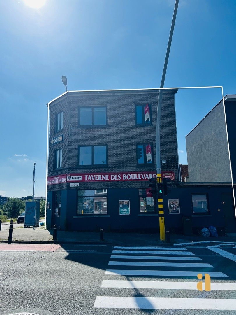 Veelzijdig handelspand met woonst op toplocatie foto 2