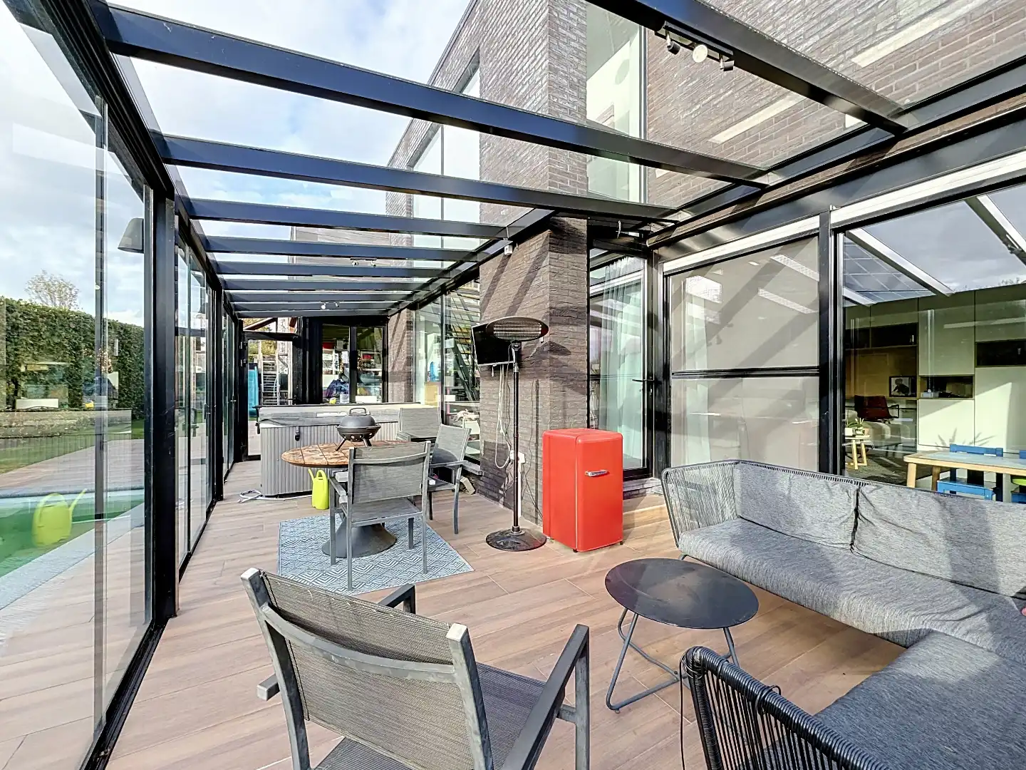 Lichtrijke woning met zwembad op rustige locatie! foto 22
