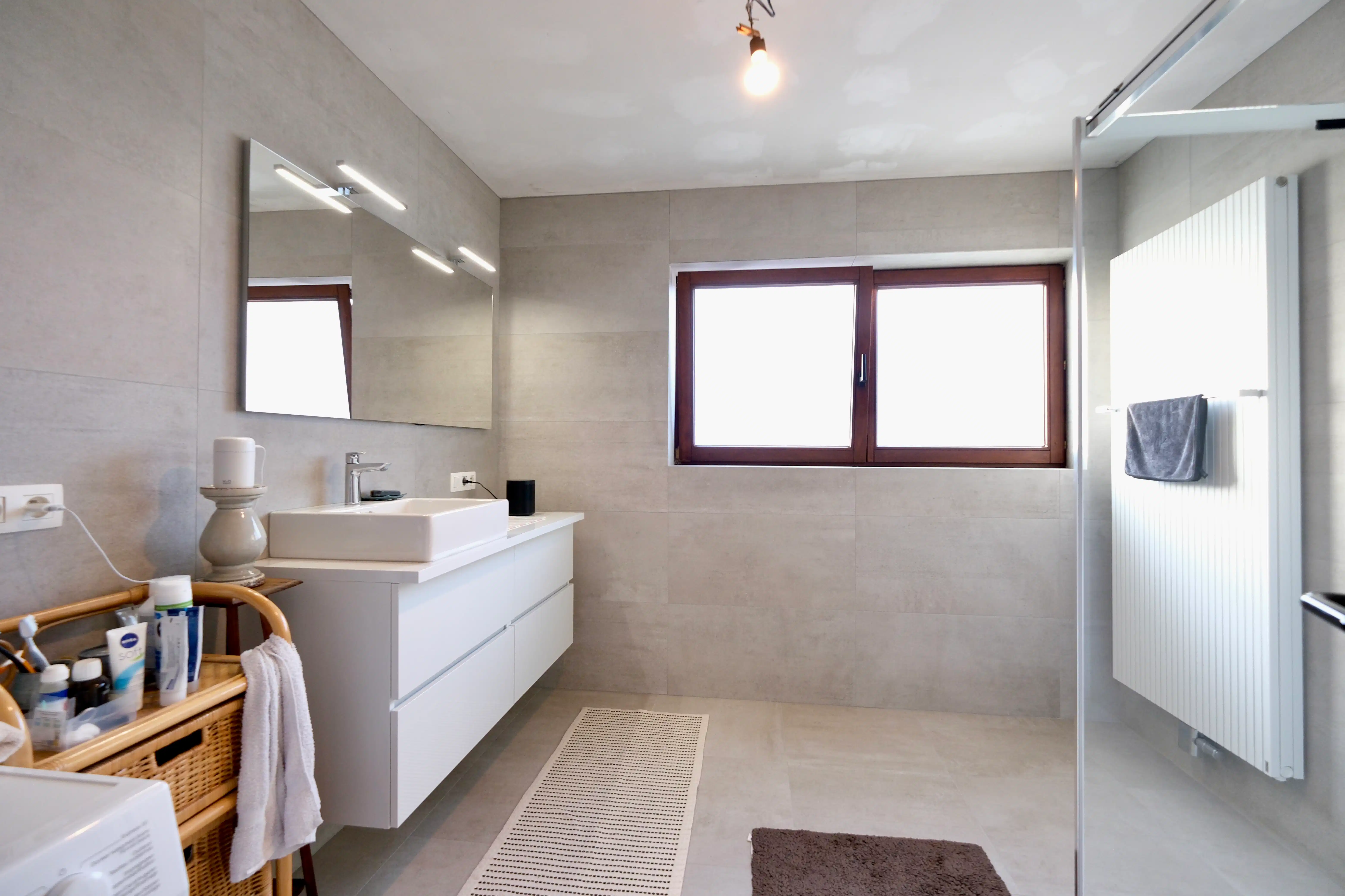 Commercieel gelijkvloers met bovenliggend appartement foto 18