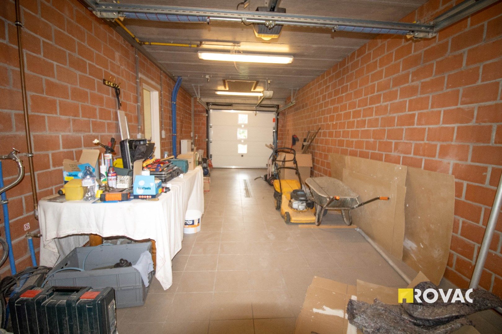 Zeer ruime gezinswoning met tuin en ruime garage foto 10