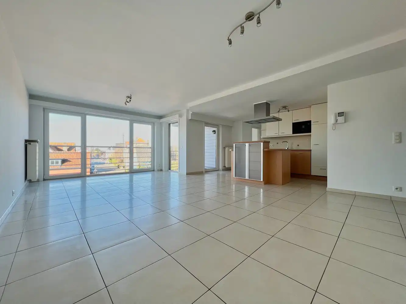 Uniek hoekappartement met 3 slpks en zonnig terras foto {{pictureIndex}}