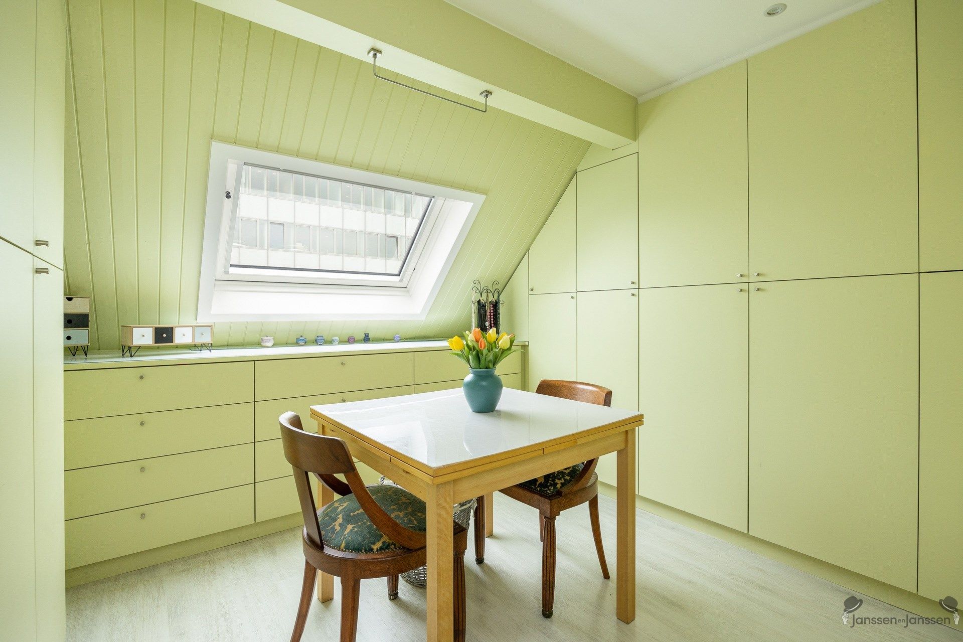 Energiezuinige instapklare woning met royale tuin foto 10