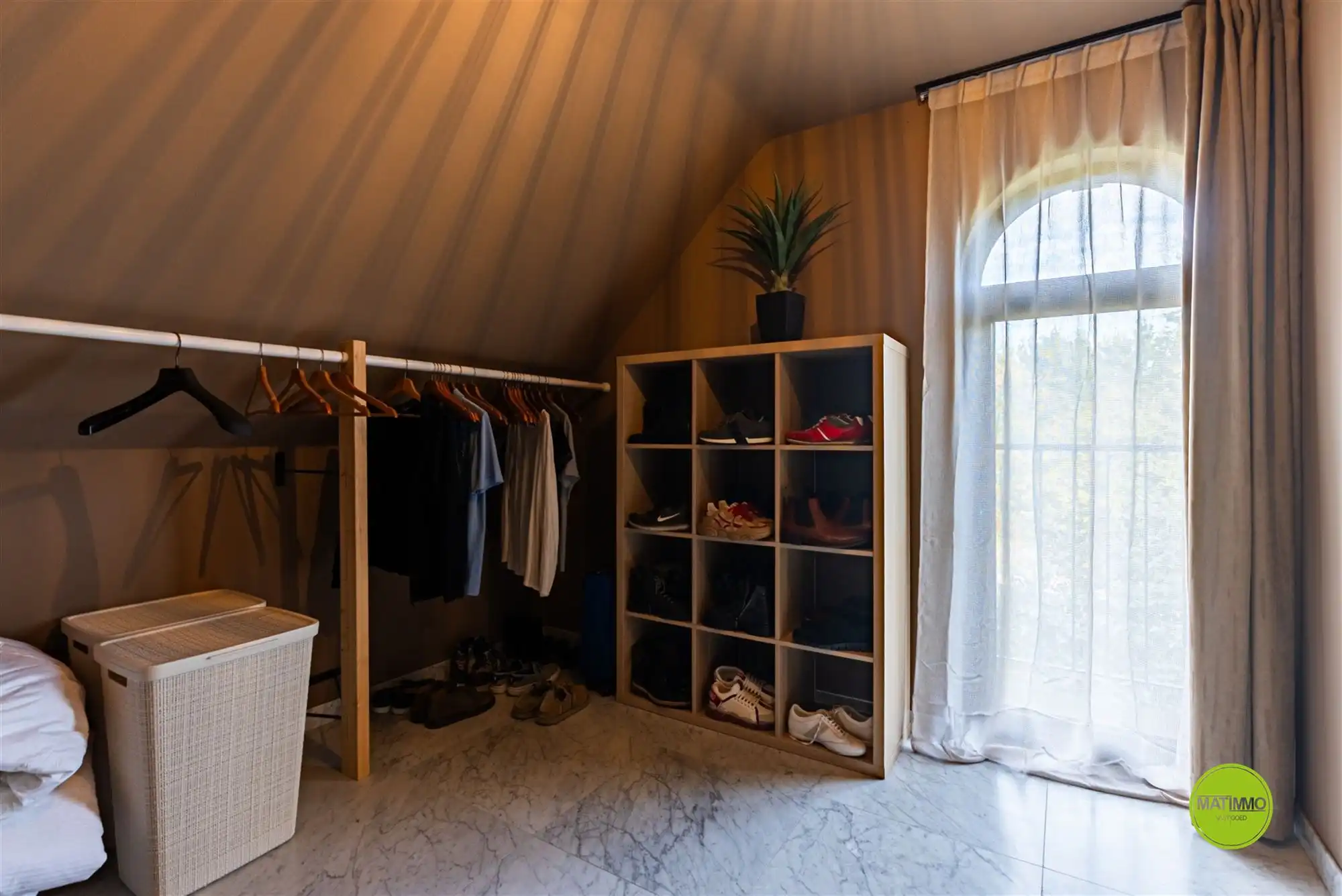 Unieke, luxueus gerenoveerde woning op uitzonderlijk perceel foto 37