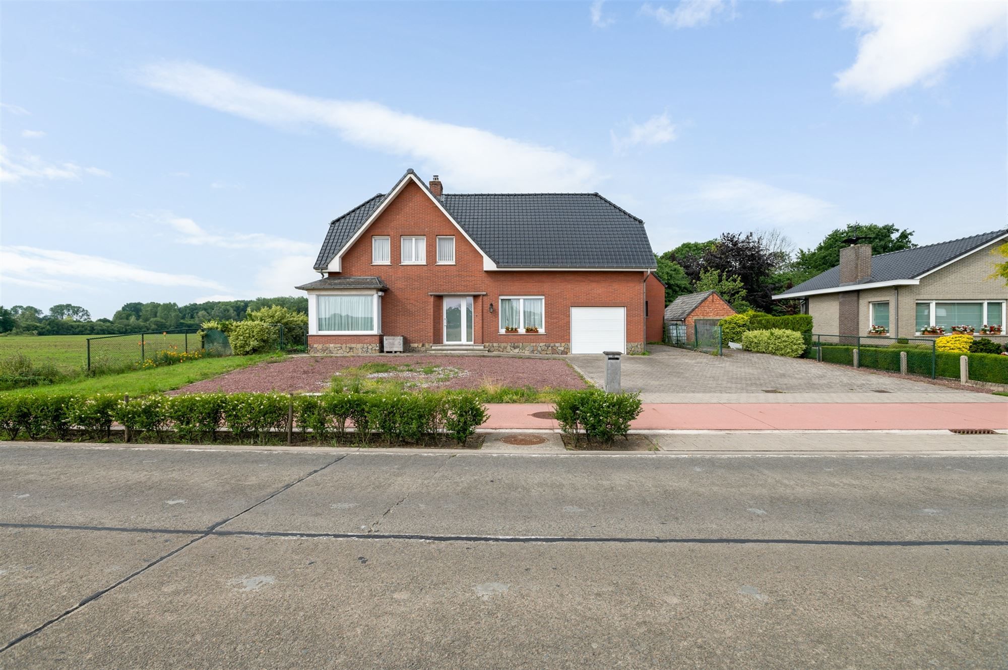 Zeer ruime open bebouwing op een perceel van 2185 m2 foto 3