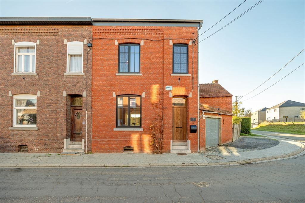 Stijlvol gerenoveerde woning met 3 slaapkamers foto 2