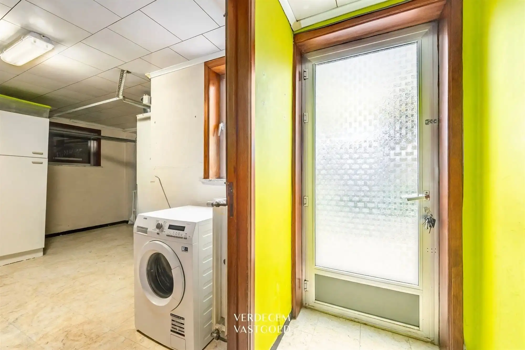 Charmante woning met 3 slaapkamers, garage en diepe tuin 1.010m² met open zicht foto 12