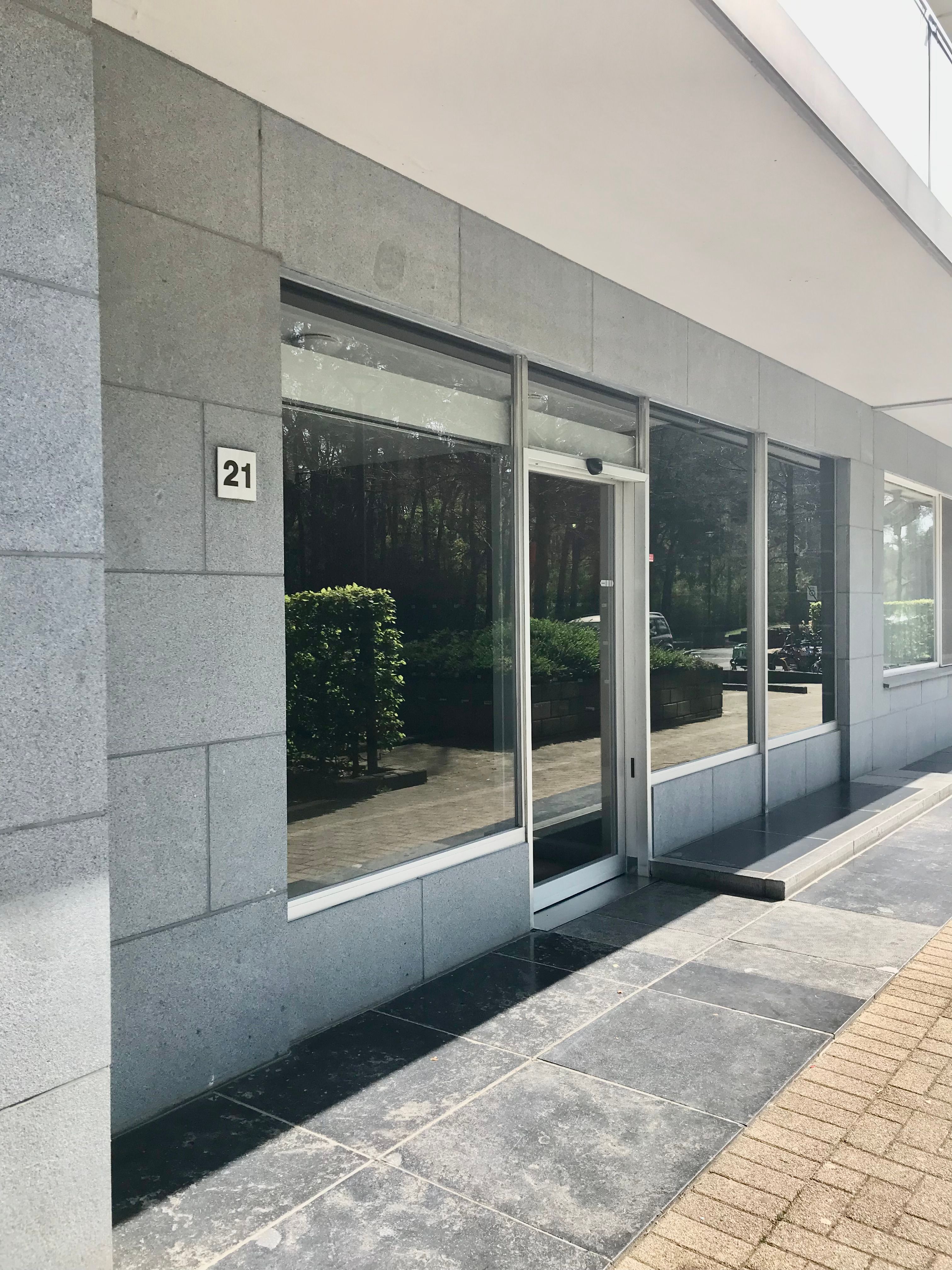 Genk, Zonneweeldelaan 21/25. Instapklaar, ruim appartement (100 m2) met 3 slaapkamers, ruim terras en kelderberging. foto 18
