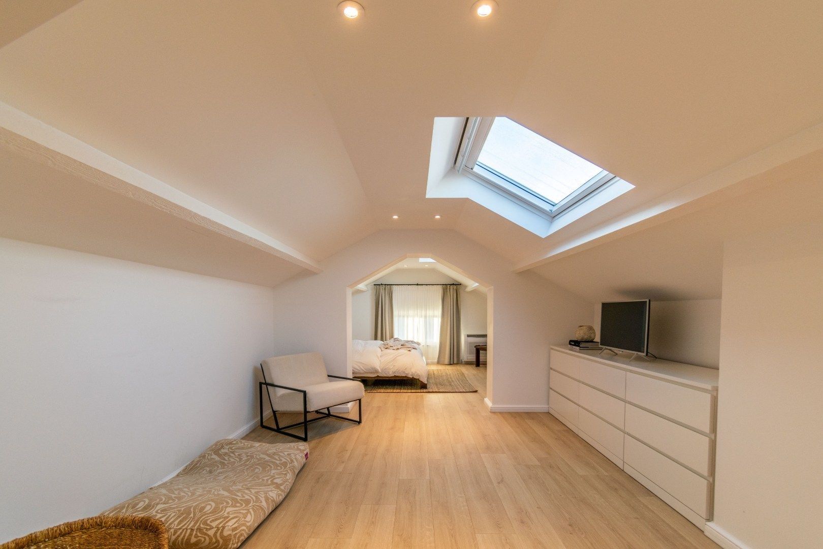 Een ingrijpend vernieuwbouwde, energiezuinige (label B) villa foto 15