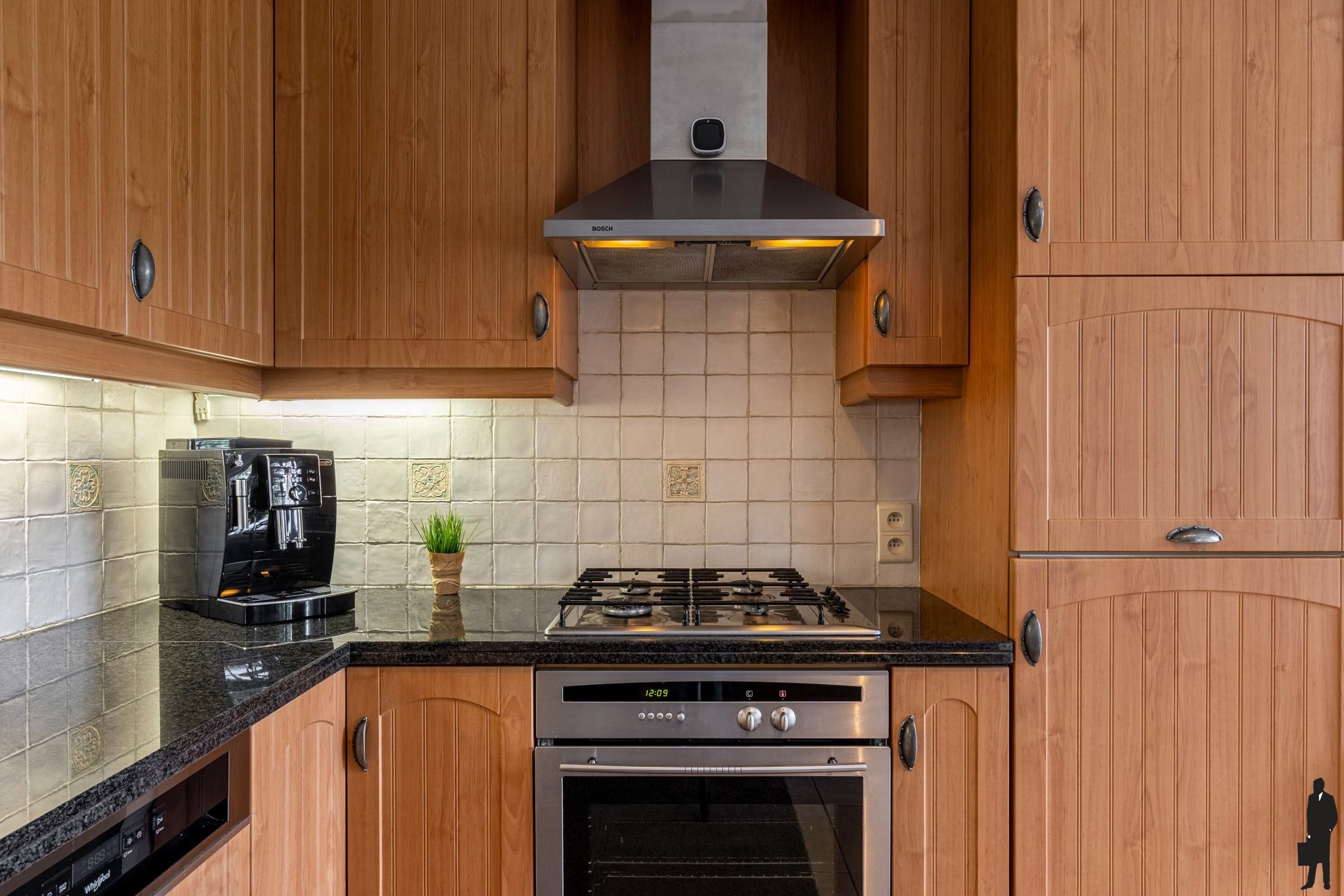 Gezinswoning met 3-4 slpks, 2 bdks op perceel van ca. 721m² foto 10