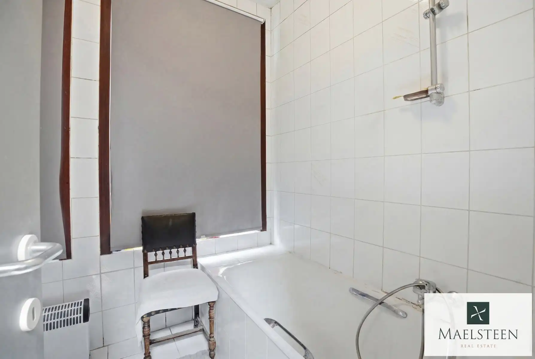 Op te frissen woning in het hart van Brugge centrum foto 17