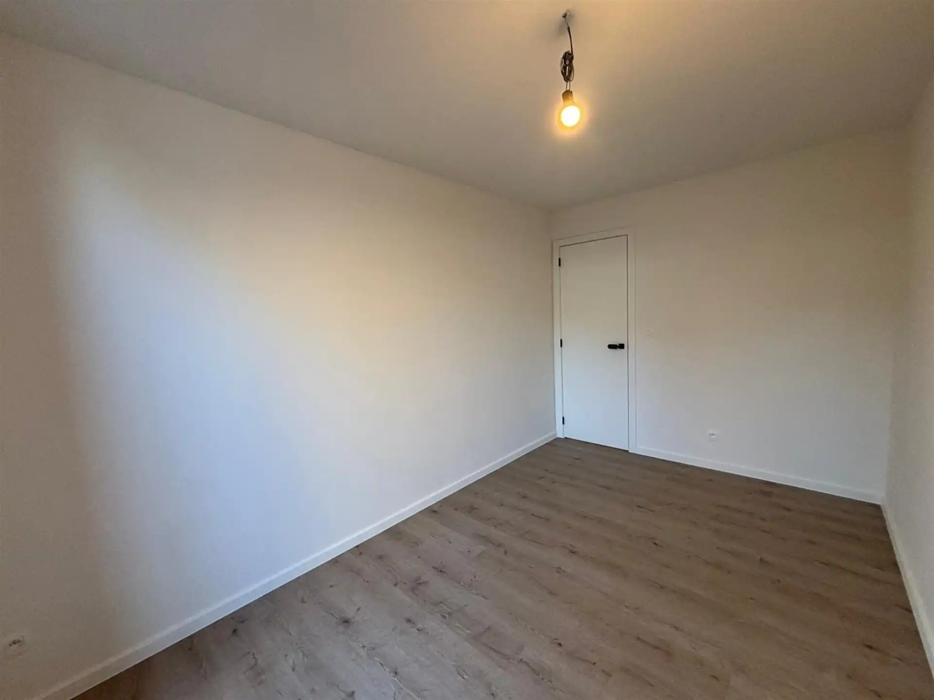 Modern gelijkvloers appartement met private tuin en ruime terrassen in Asse! foto 16