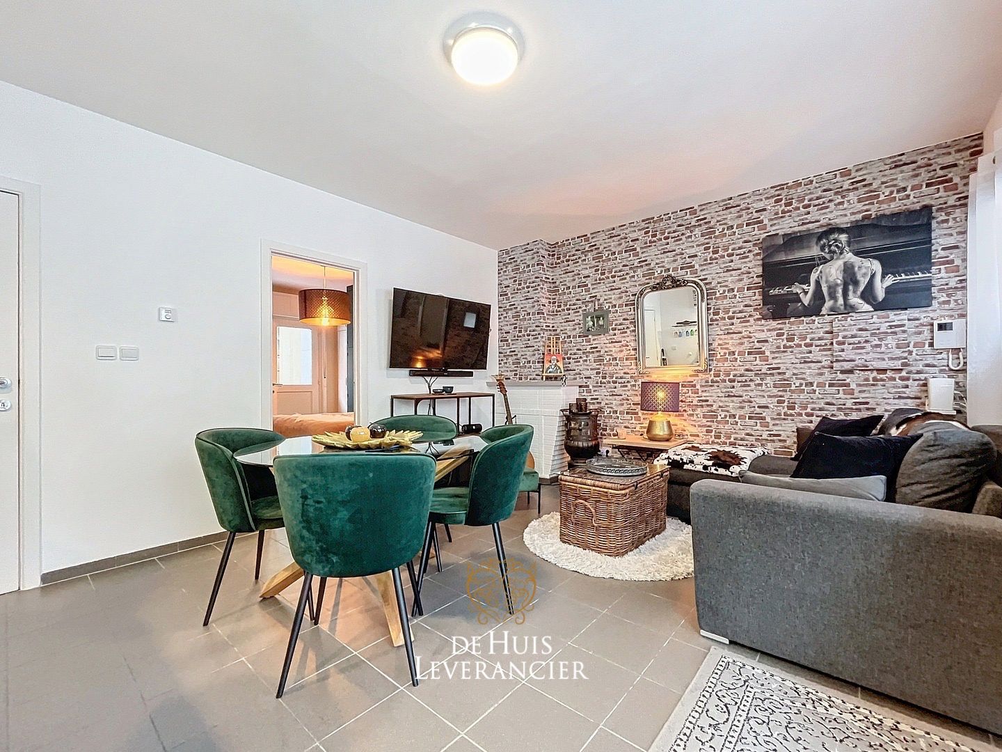 Uniek gelegen instapklaar appartement met 2 slpks en groot zonneterras te koop in Koksijde foto {{pictureIndex}}