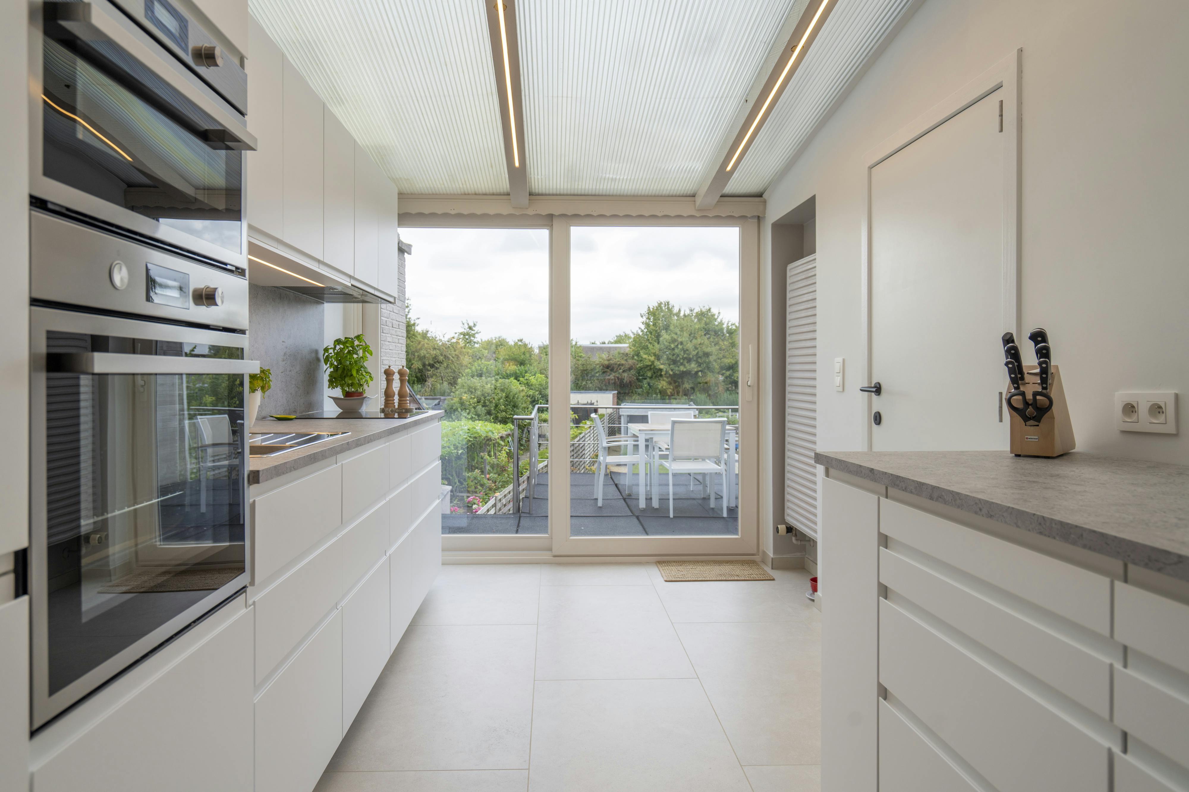 Leuke instapklare bel-etage woning te koop in Wevelgem! foto 4