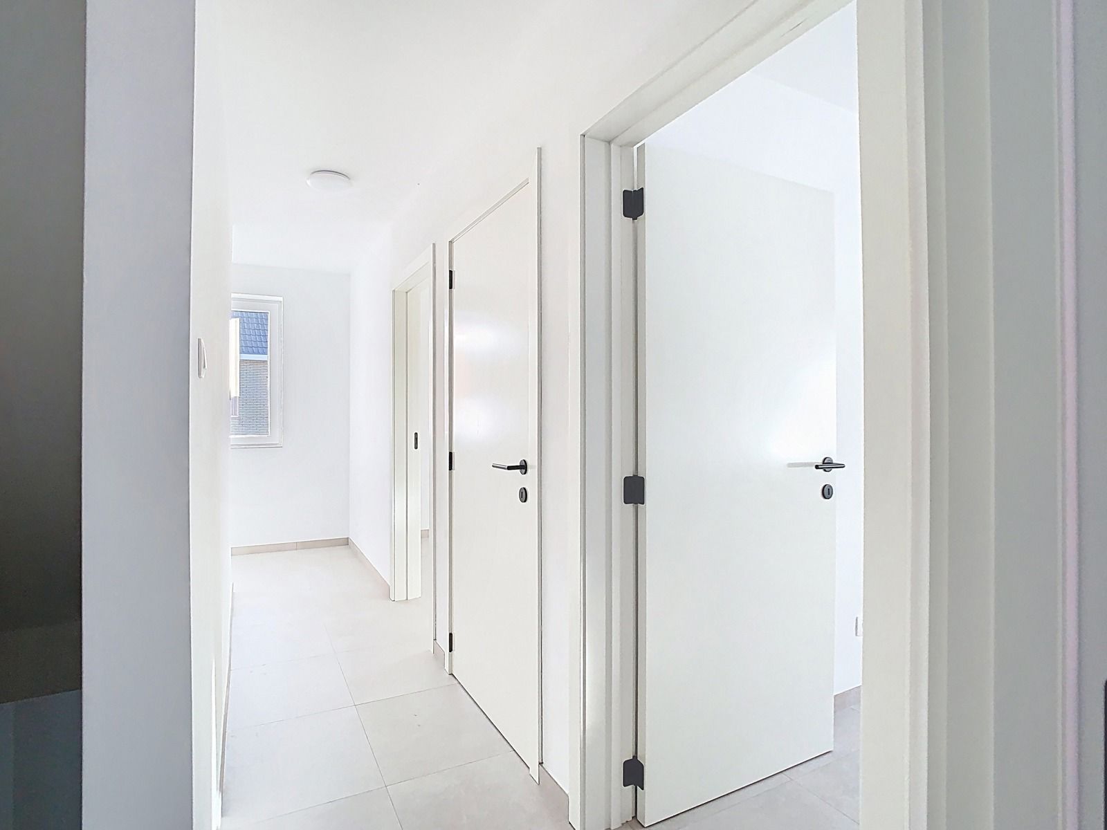 Moderne Nieuwbouwwoning met 4 SLPK, Tuin én Autostaanplaats! foto 9