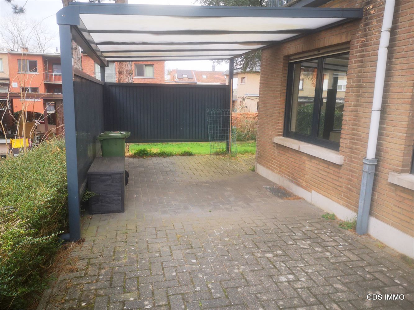 RUIME STUDIO met private TUIN en CARPORT foto 3