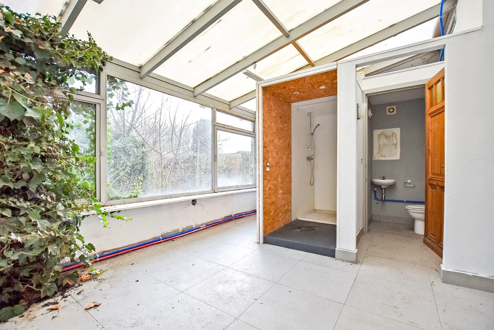 Zeer ruime te renoveren woning centrum Veurne! foto 6