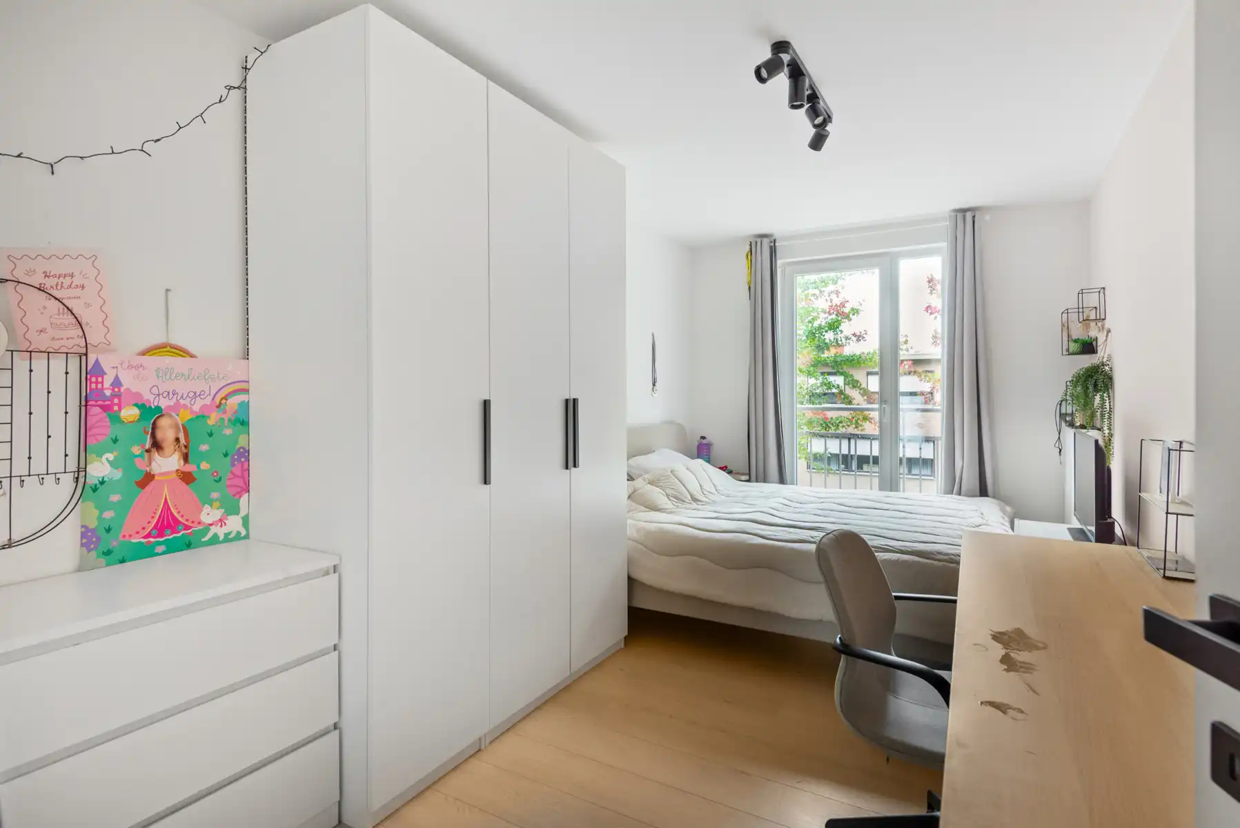 Atypisch ruim appartement met drie slaapkamers foto 19