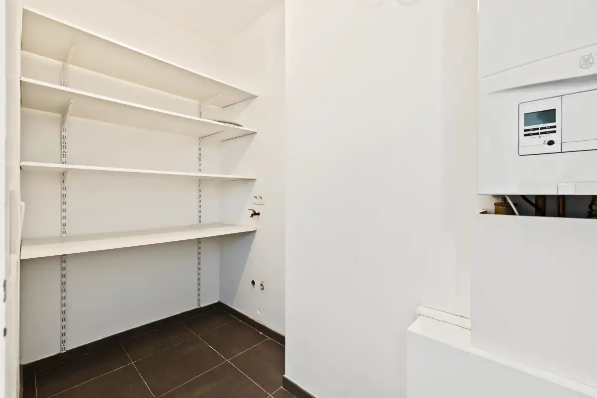 Volledig gerenoveerd gelijkvloers appartement met privatief terras in het hart van Kruibeke foto 20