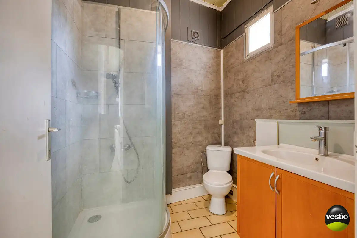 OP TE FRISSEN WONING MET 2 SLK OP 4A95CA IN DORPSKERN TE ZICHEN-ZUSSEN-BOLDER. foto 15