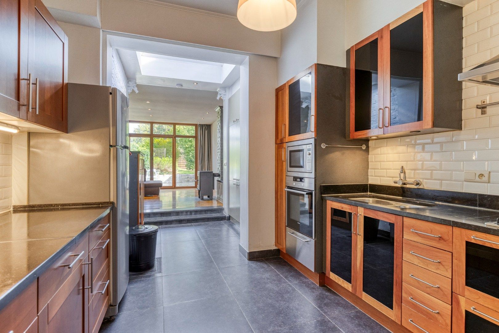 Goed gelegen woning met 3 slaapkamers en 2 badkamers in een rustige straat- bewoonbare oppervlakte 151 m² foto 3