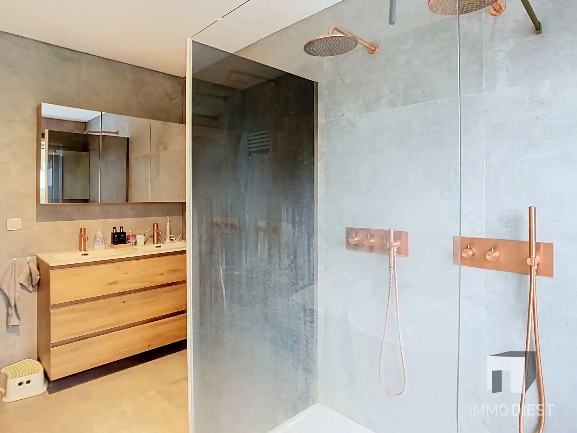 Gelijkvloerse gerenoveerde woning -  EPC C foto 21