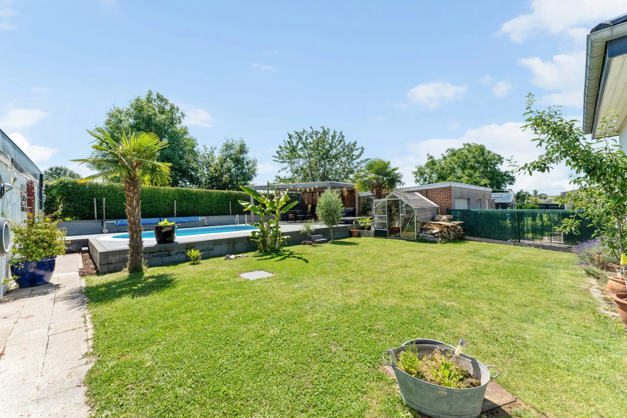 Instapklare woning met zwembad in Valmeer foto 28