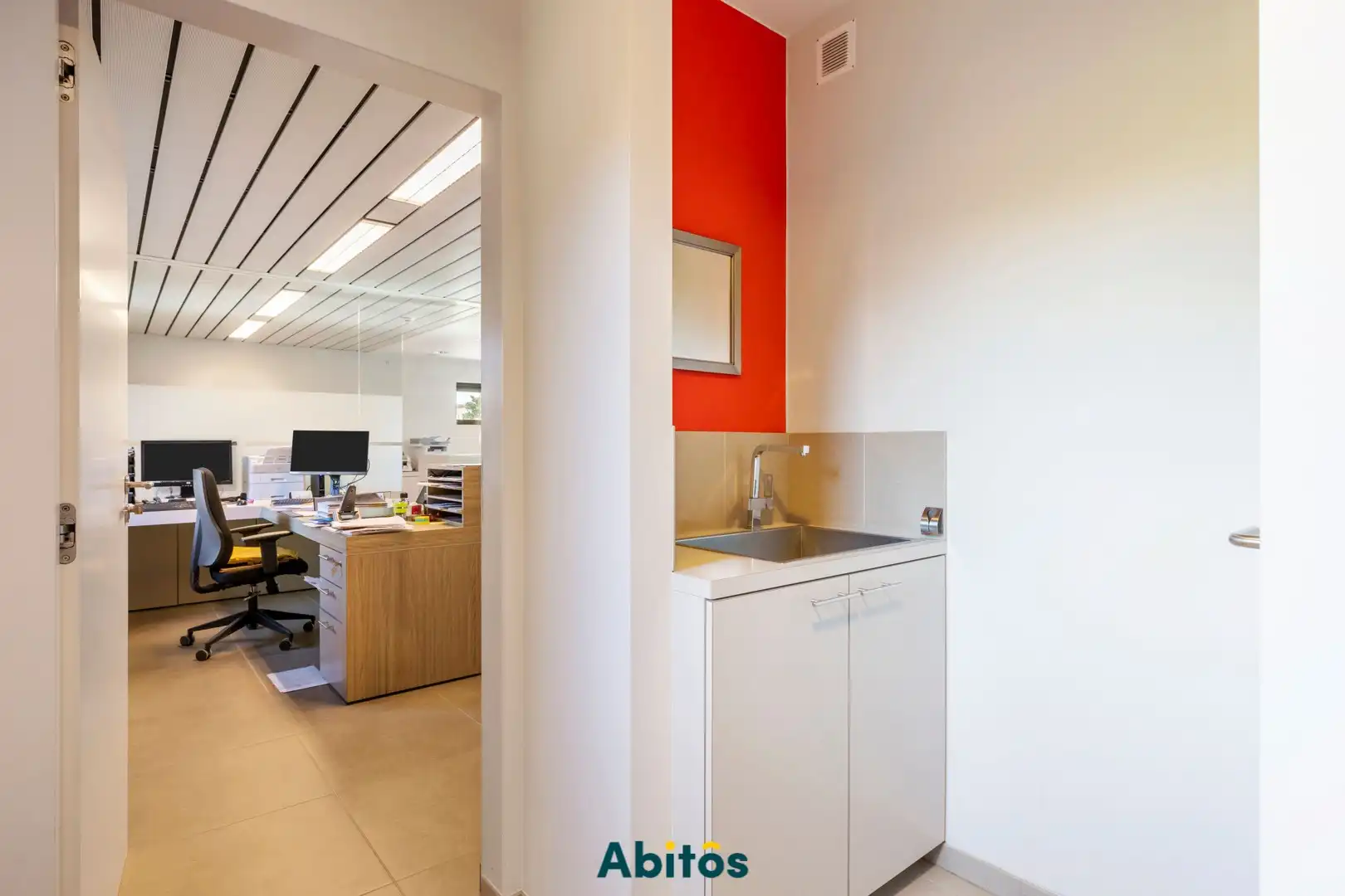 Commercieel gelegen handelspand of kantoorruimte in het hart van Landegem foto 11