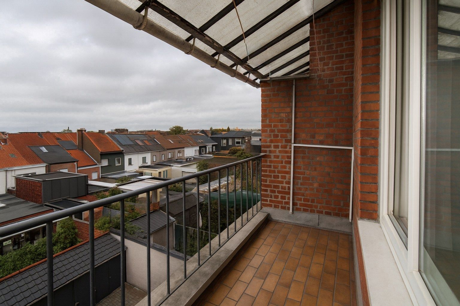 Te koop: Charmant en lichtrijk appartement met twee terrassen op toplocatie in Sint-Niklaas! foto 9