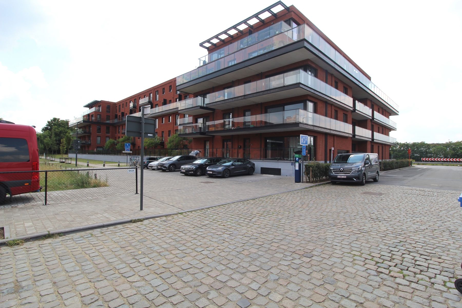 ()=>{if(producerUpdateValueVersion(node),producerAccessed(node),node.value===ERRORED)throw node.error;return node.value} Kopenhagenstraat 2 - 9000 Gent