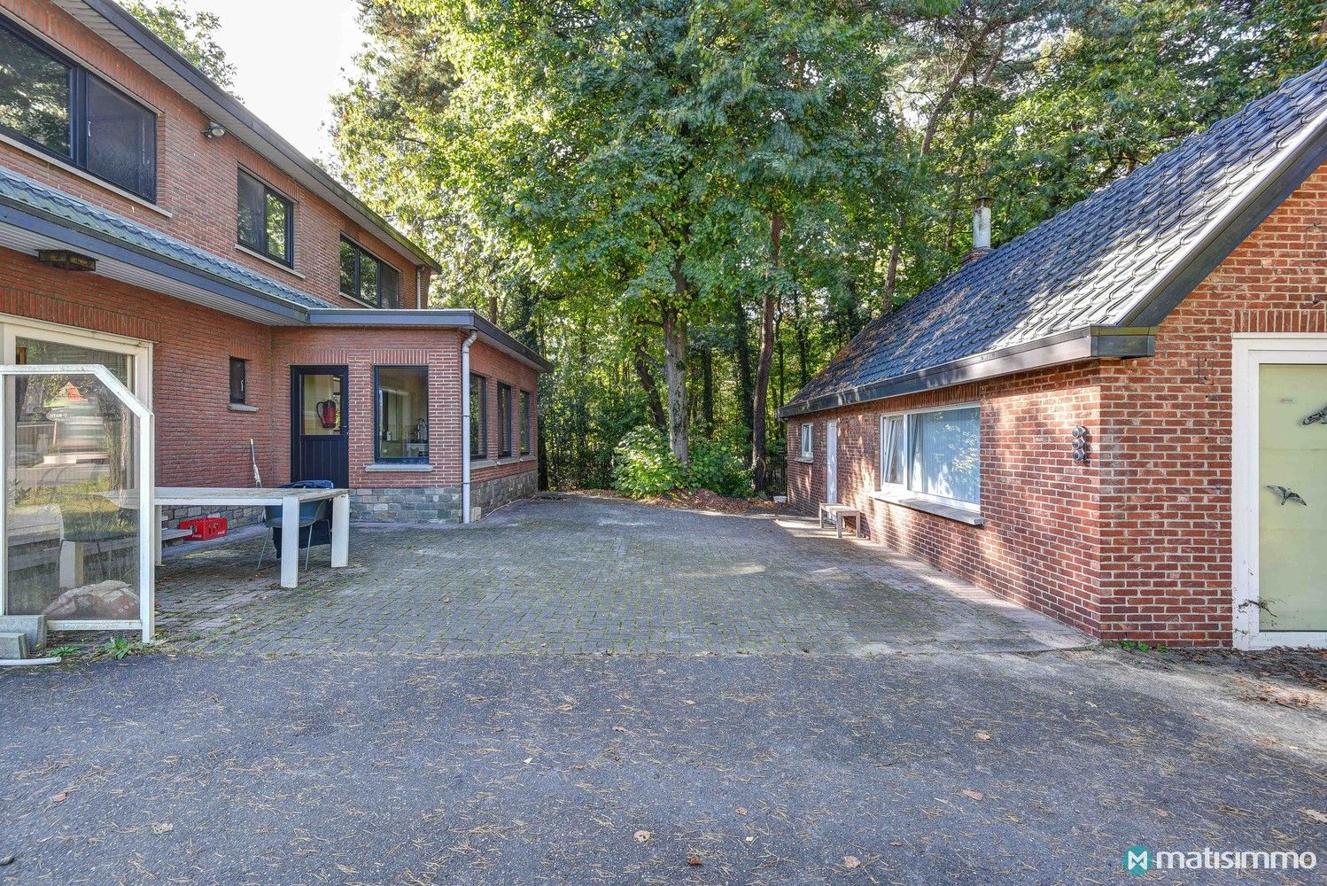 ZEER RUIME GEZINSWONING MET 4 SLAAPKAMERS EN BIJGEBOUW VAN +- 100 M2 OP PERCEEL VAN 1HA 29A 93CA IN DIEPENBEEK foto 29