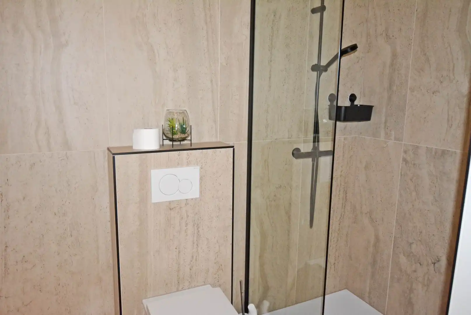 Appartement in het centrum van Knokke met eigen buitenruimte - eerste verhuur! foto 15