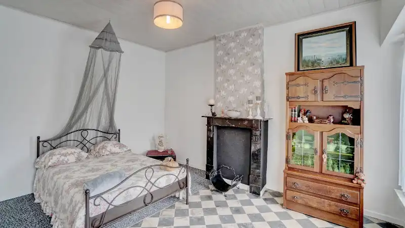 Hoeve van 300m² op 1 hectare 77 met achterliggende weiden foto 18