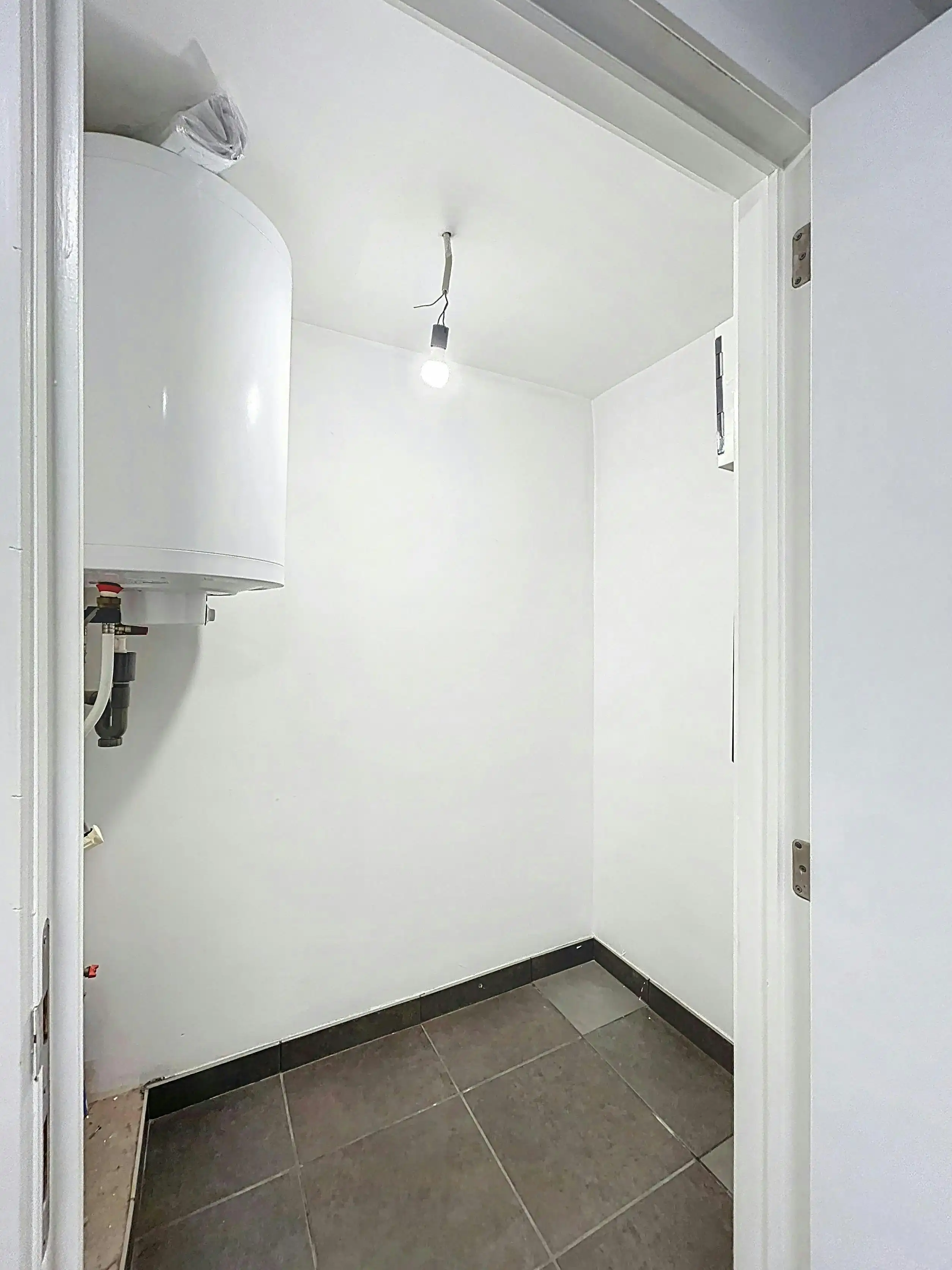 Ideaal starters of investeringsappartement te Kortrijk foto 6