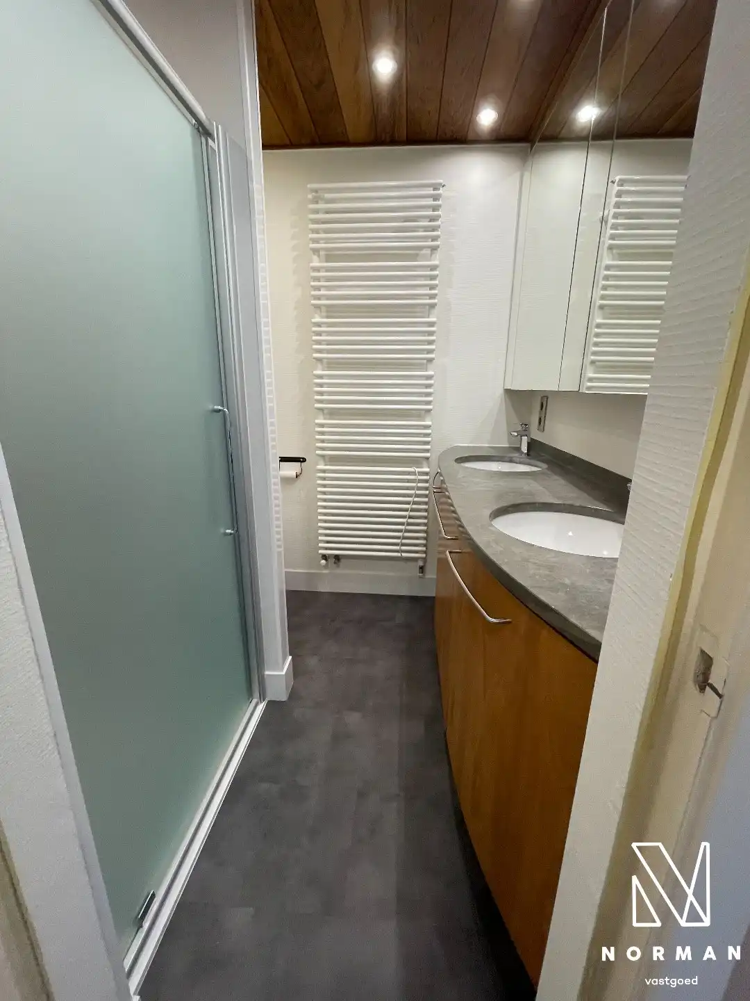 Rustig gelegen woning met oprit en garage. foto 10