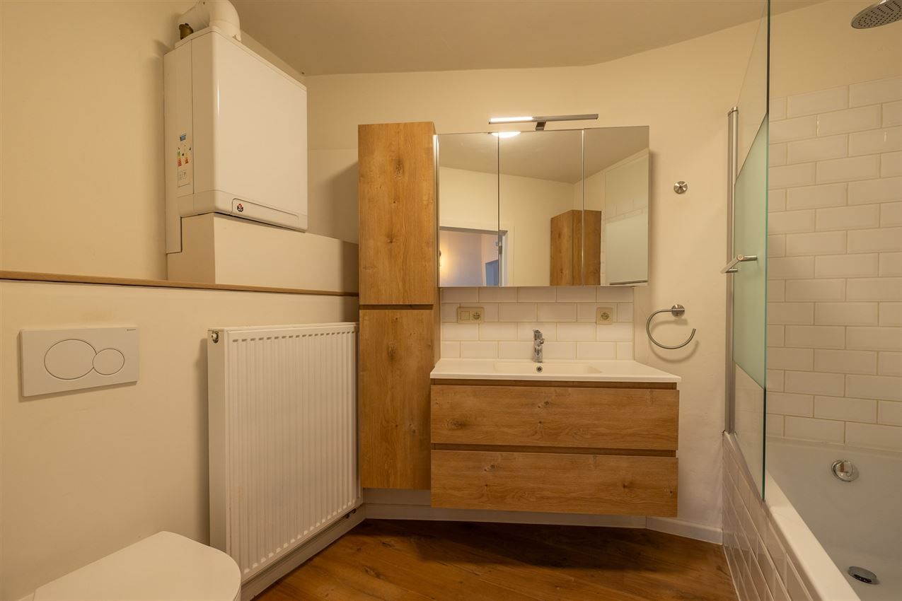 Gerenoveerd tweeslaapkamerappartement foto 18