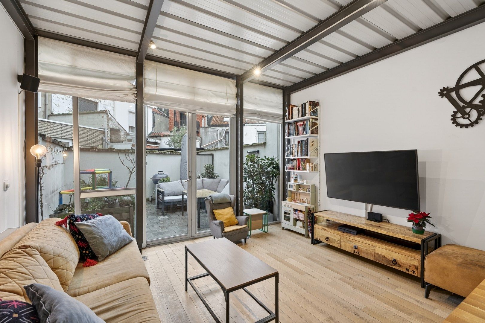 Gezellige eengezinswoning met buitenruimte met INSTELPRIJS foto 8