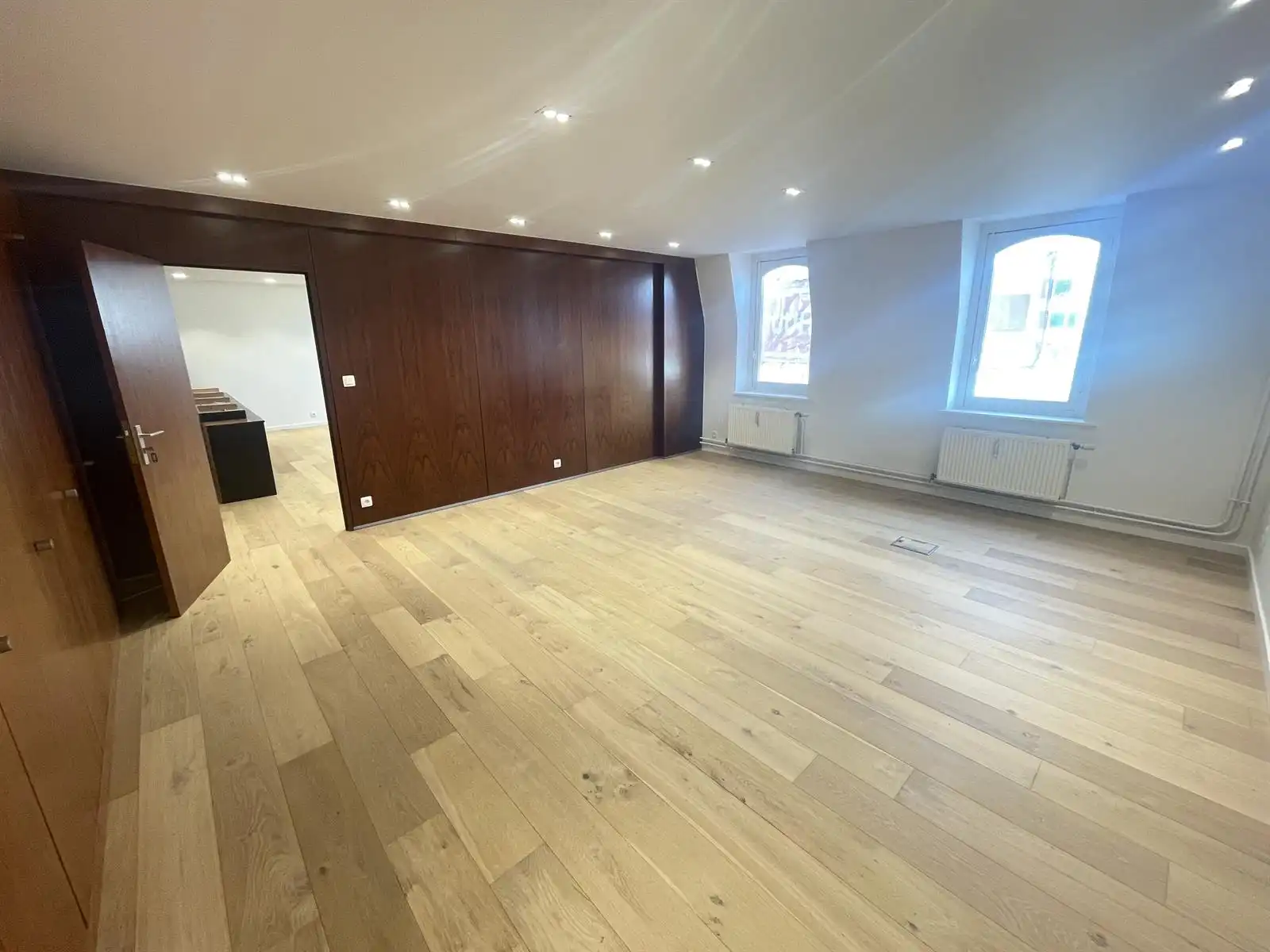 Prestigieus kantoor te huur op de Frankrijklei foto 4