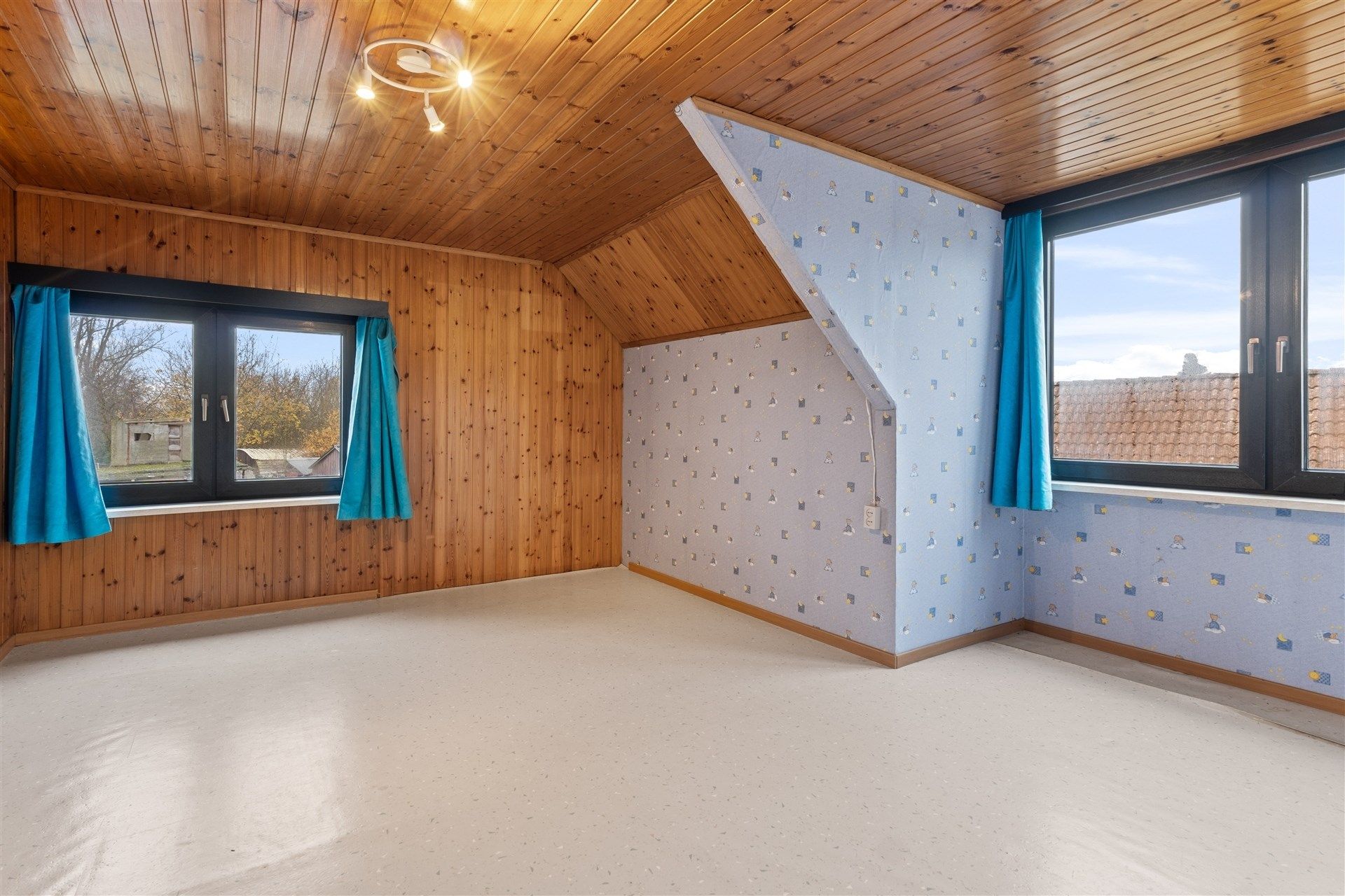 Te renoveren half open bebouwing met garage op centrale ligging te Oudegem foto 14