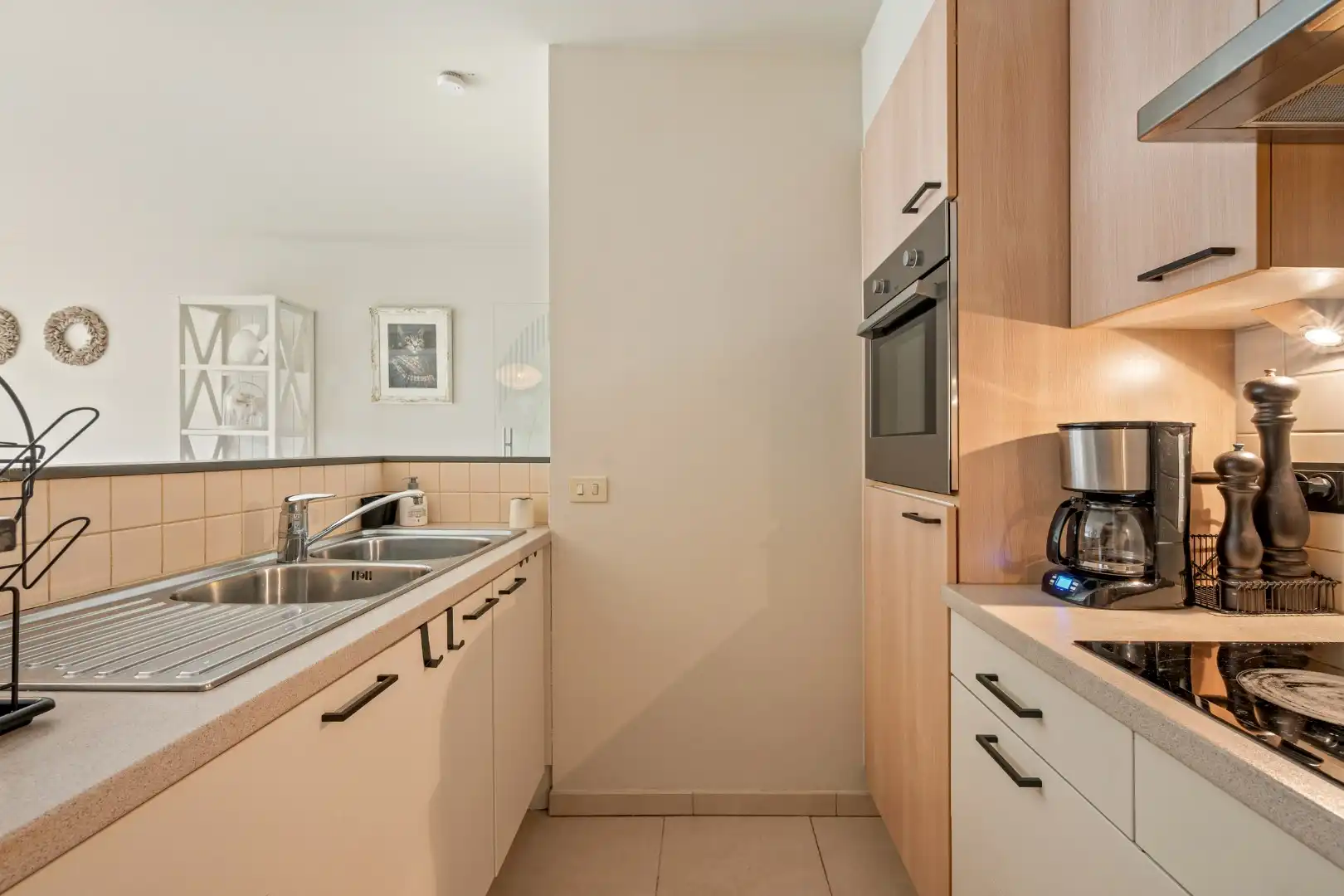 Verzorgd appartement met 2 slaapkamers, balkon, garage en berging in Menen-centrum foto 10