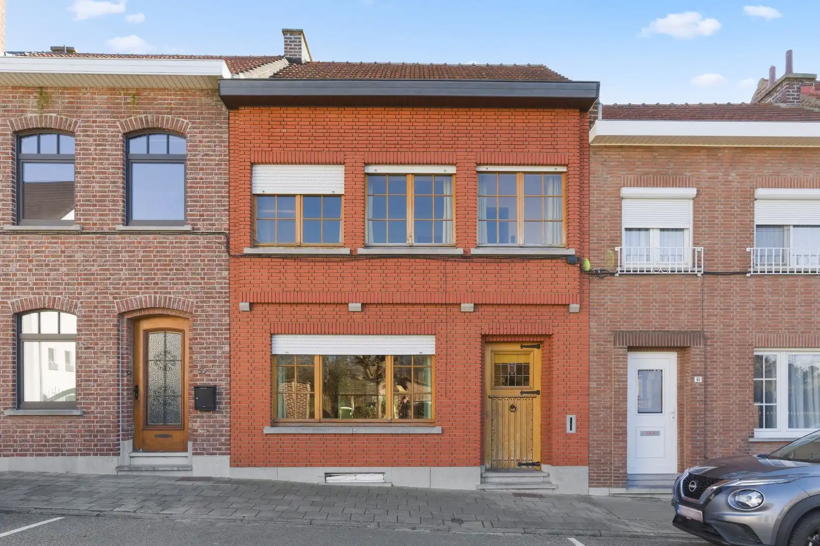 Hoofdfoto van de publicatie: Op te frissen rijwoning met 2 slaapkamers en ruime tuin in Tienen