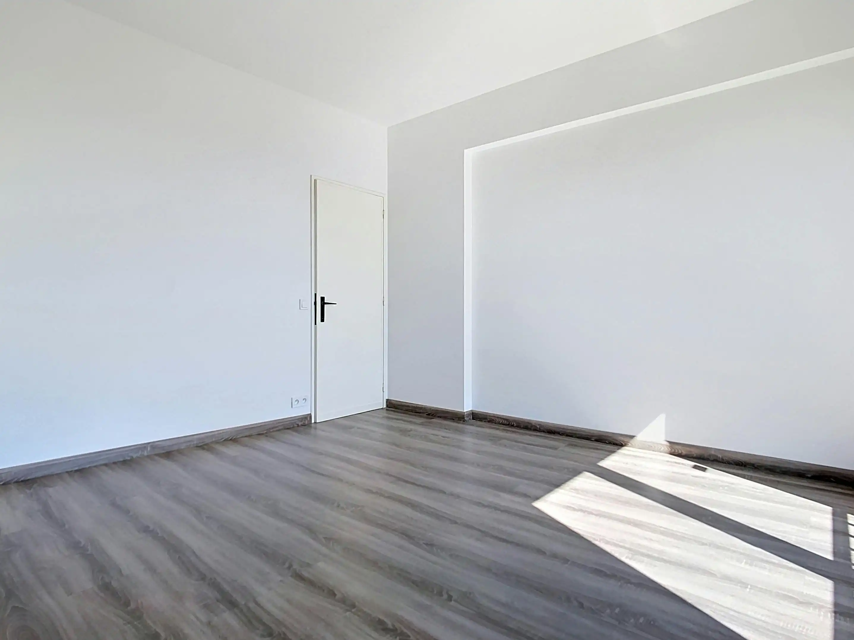 Gerenoveerd één slaapkamer appartement te koop in Antwerpen foto 15