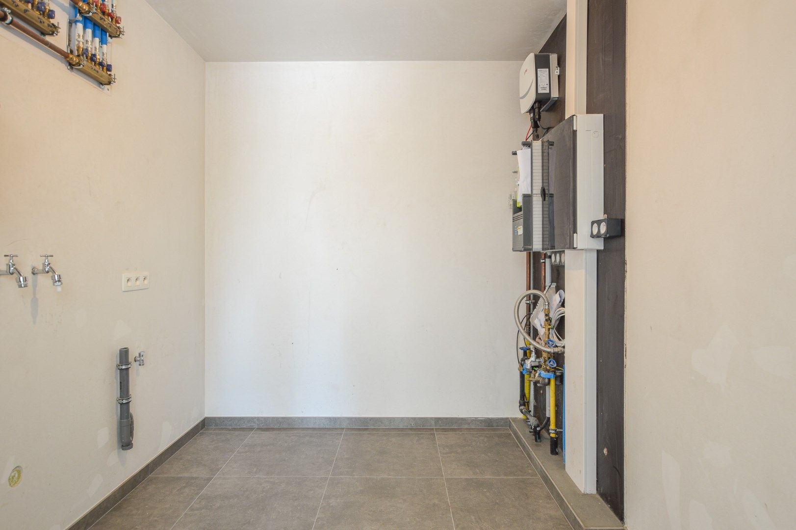 Halfopen nieuwbouwwoning te huur in Roksem.  foto 6