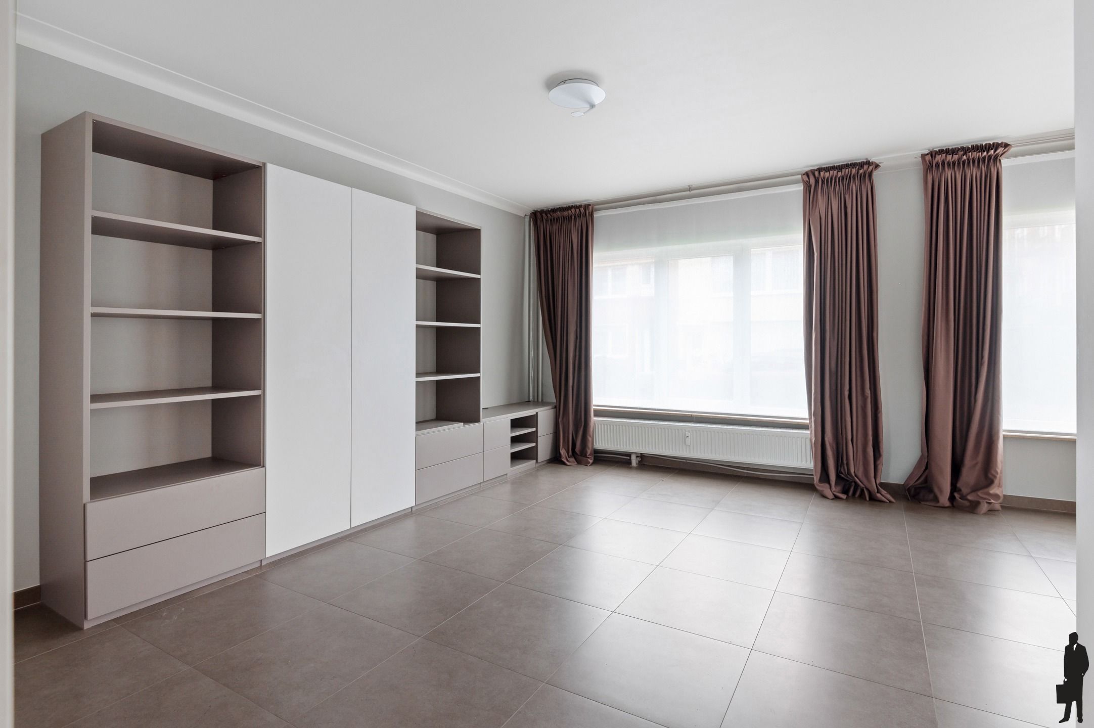 Lichtrijk appartement met ruime buitenruimte en garage foto 5