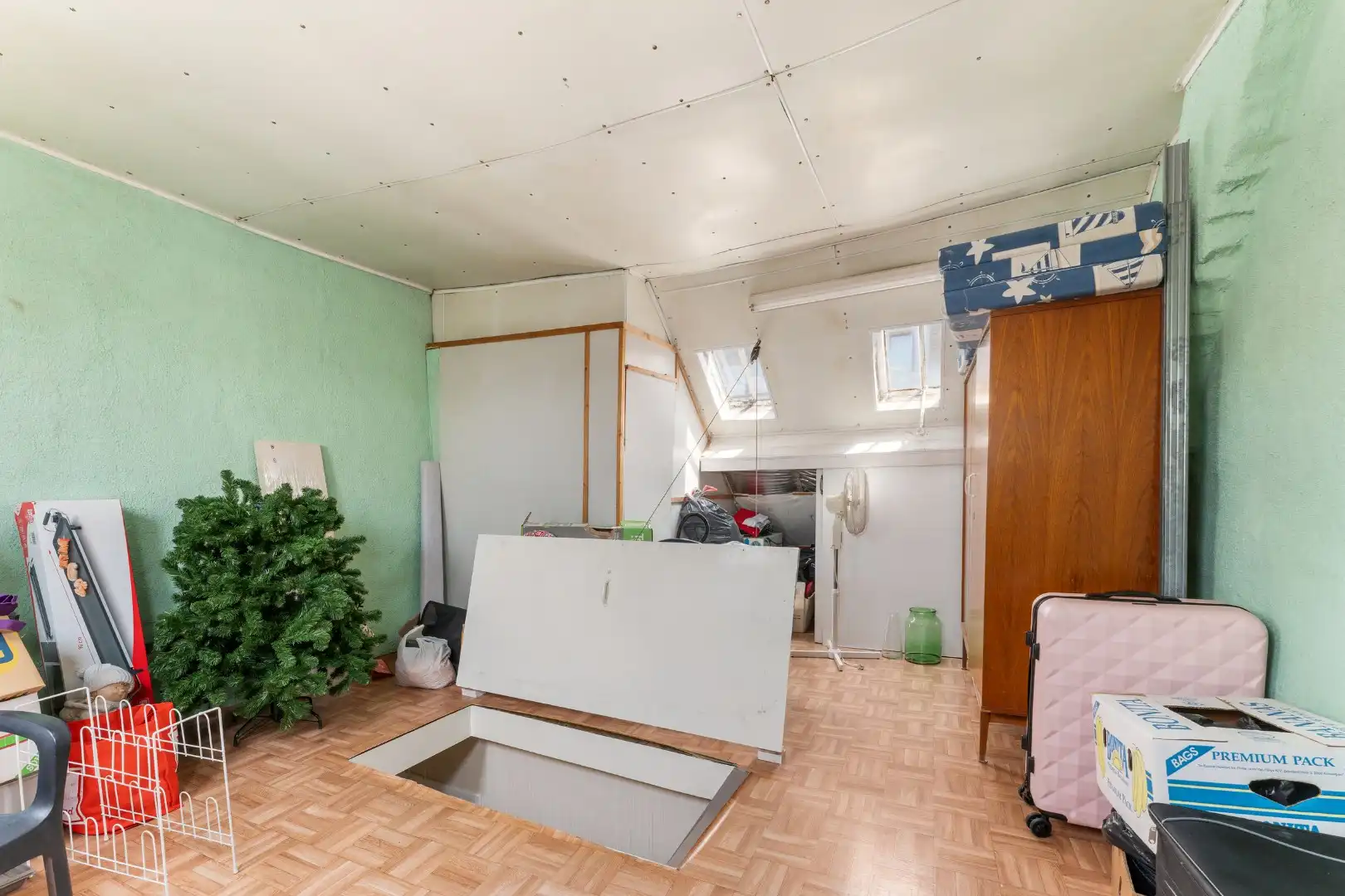 Centrale rijwoning met drie slaapkamers en terras in hartje Roeselare foto 15