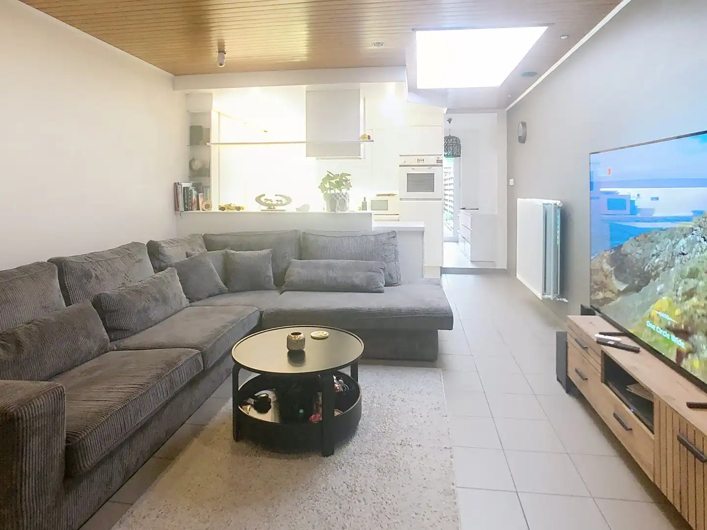 Volledig gerenoveerde woning vlakbij centrum en winkels foto 2