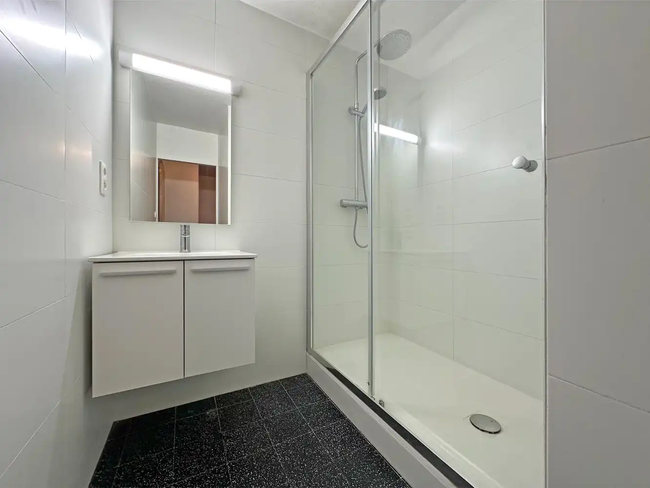 Leuk appartement met 2 slaapkamers en terras in Deurne! foto 7