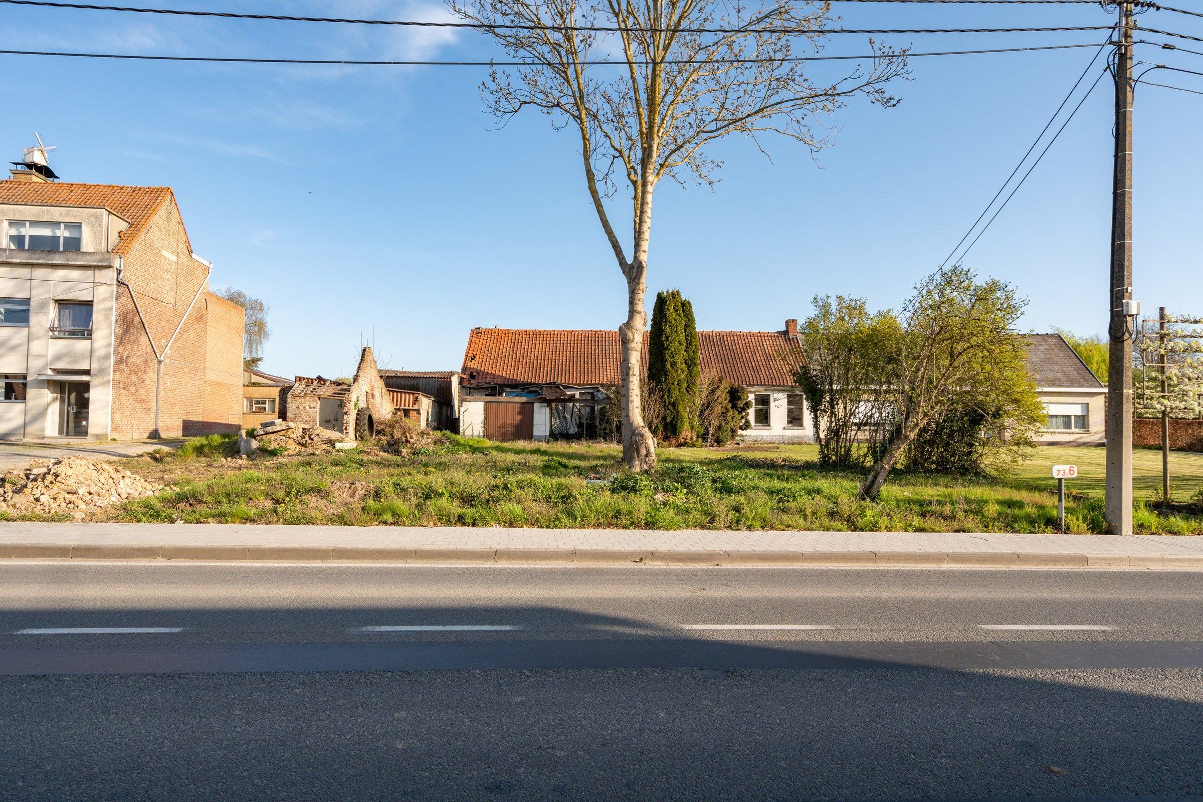 PROJECTGROND OP 1237 M² foto {{pictureIndex}}