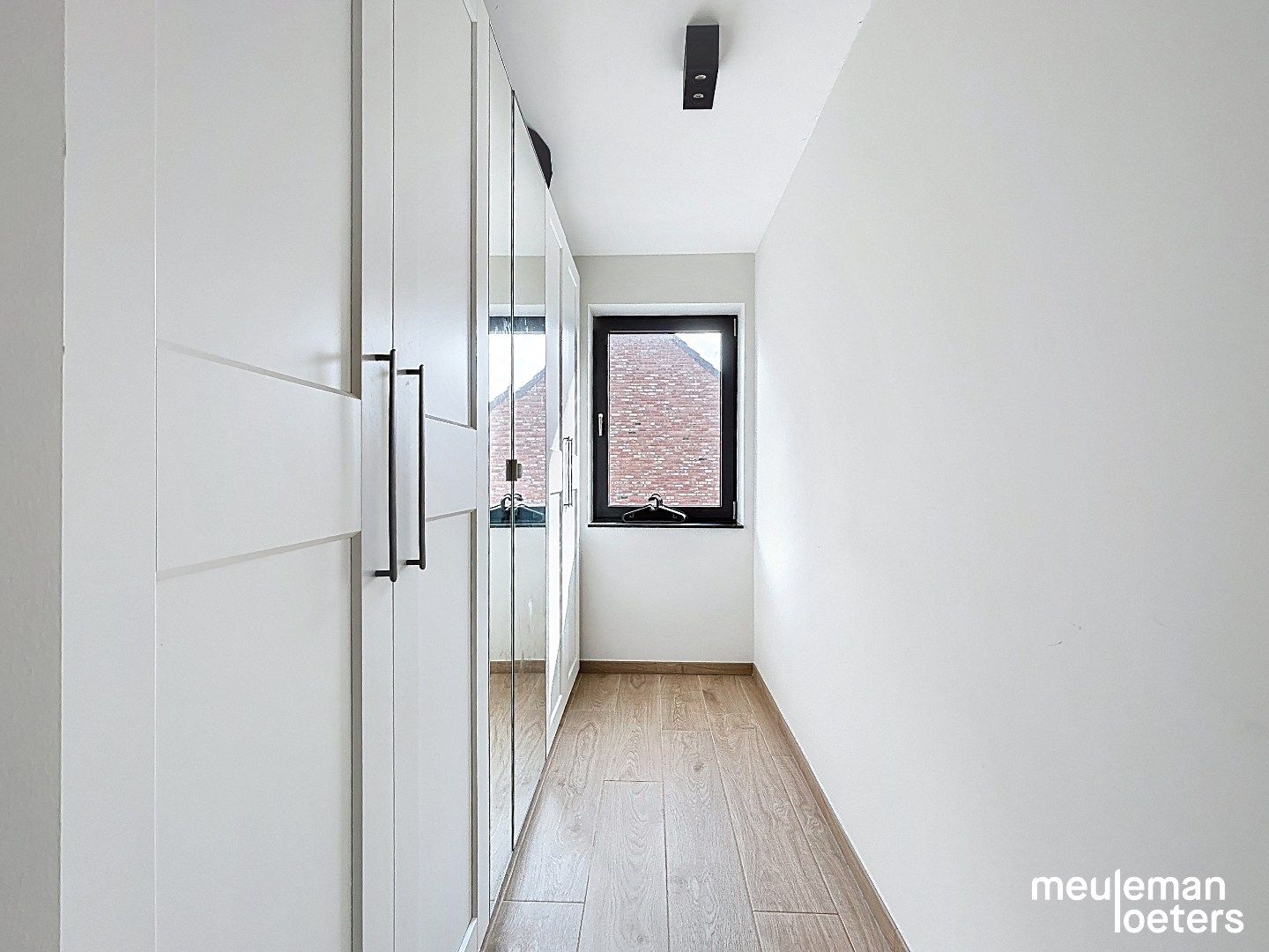 Recente woning op wandelafstand van commercieel centrum. foto 10